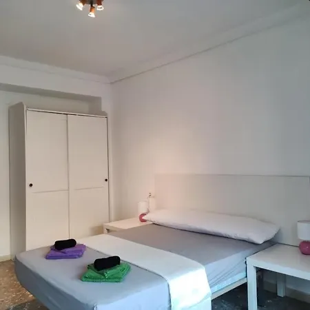 Homestay 35-3- Комната В Квартире Для Семьи От 1 До 4 Человек В Центре Аликанте Alicante