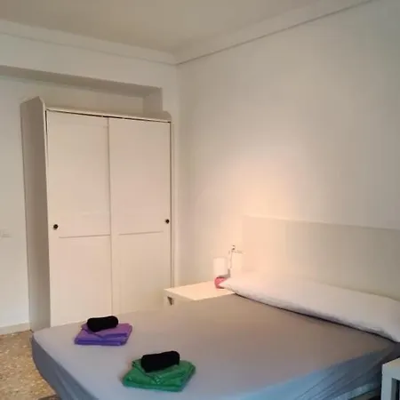 Homestay 35-3- Комната В Квартире Для Семьи От 1 До 4 Человек В Центре Аликанте Alicante