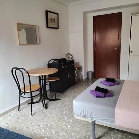 35-3- Комната В Квартире Для Семьи От 1 До 4 Человек В Центре Аликанте Alicante