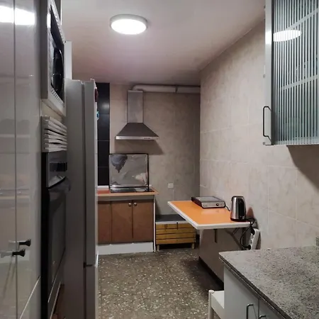 Pansiyon 35-3- Комната В Квартире Для Семьи От 1 До 4 Человек В Центре Аликанте *
